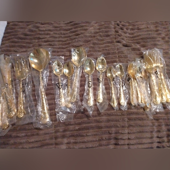 Other - Gold Tone Accent 39 PC  Flatware/Silverware Set